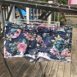 Barely worn floral short shorts